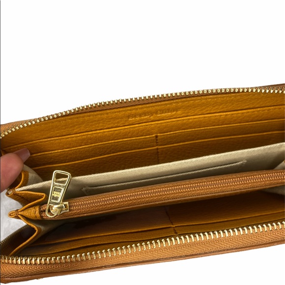 See By Chloe Long Zipper Wallet - Picture 4 of 15